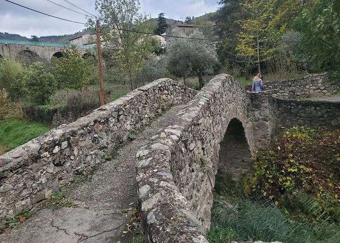 Chambre Atypique : La Grotte
