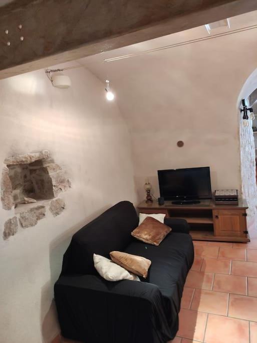 Atypique : La Grotte Apartment *