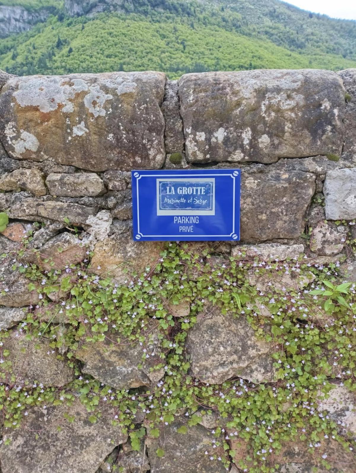 Atypique : La Grotte Appartement *